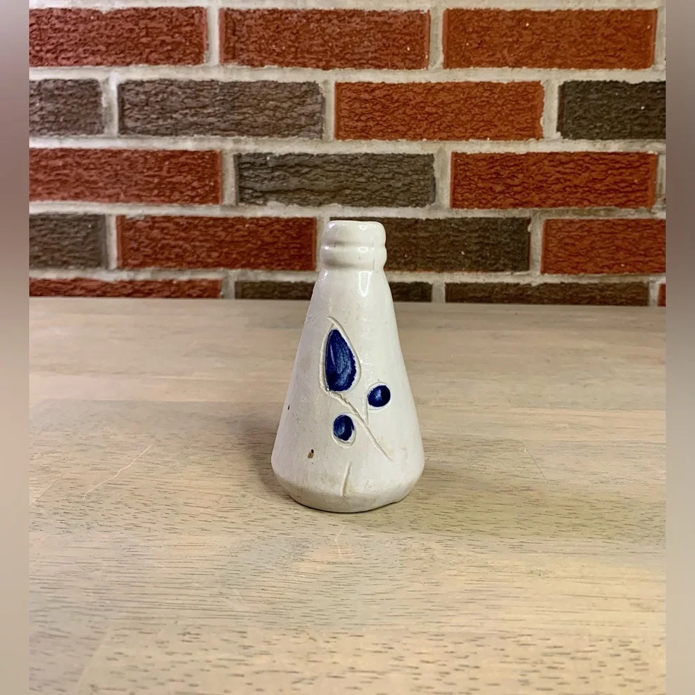 Vintage WILLIAMSBURG Pottery Salt Glazed Stoneware Cobalt LEAF 3½